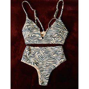 L *SPACE  BIKINI SET ANIMAL INSTINCT
